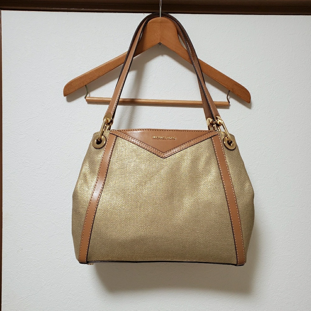 NWT! Michael Kors Raven Shoulder Tote